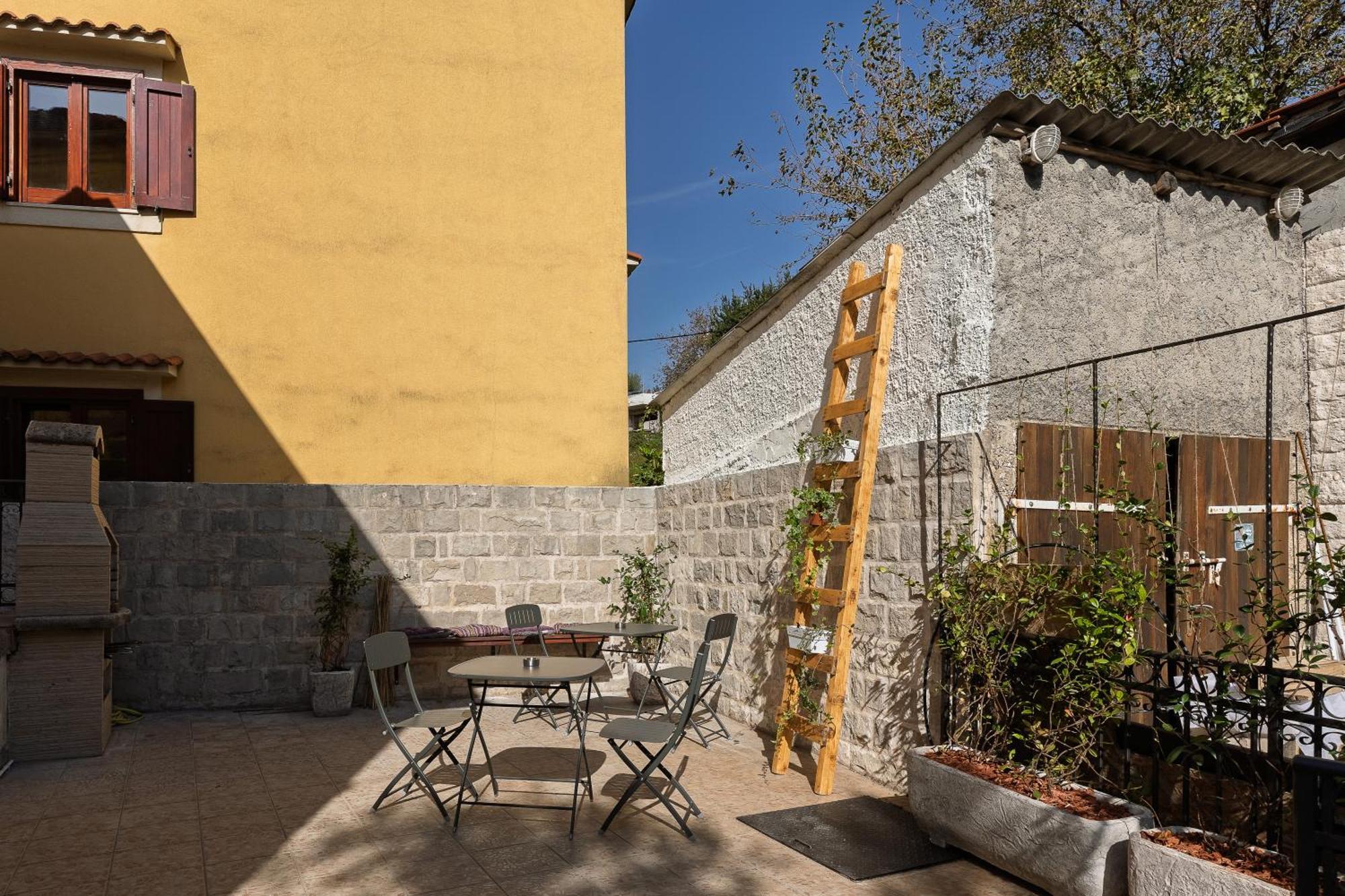 Verdi Kotor Exteriér fotografie