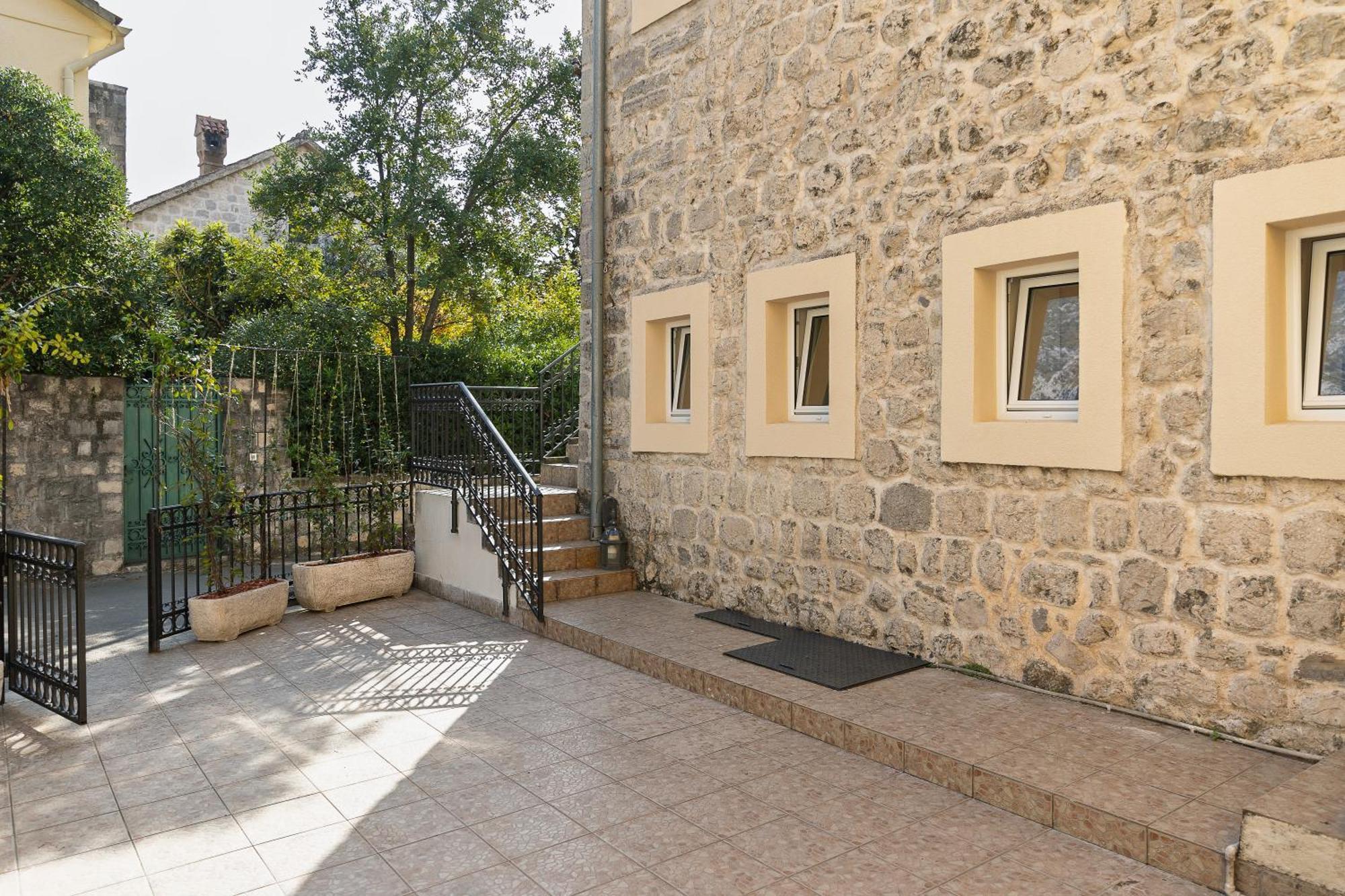 Verdi Kotor Exteriér fotografie