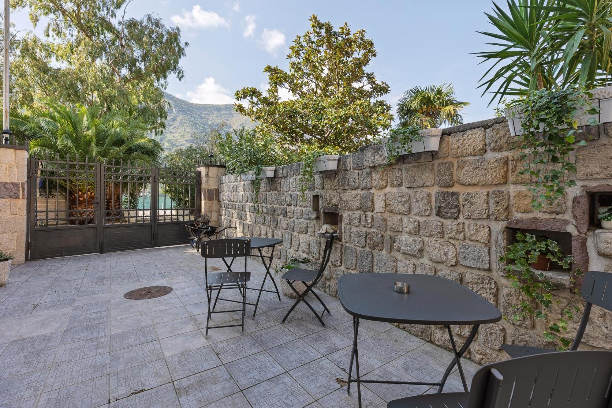 Verdi Kotor Exteriér fotografie