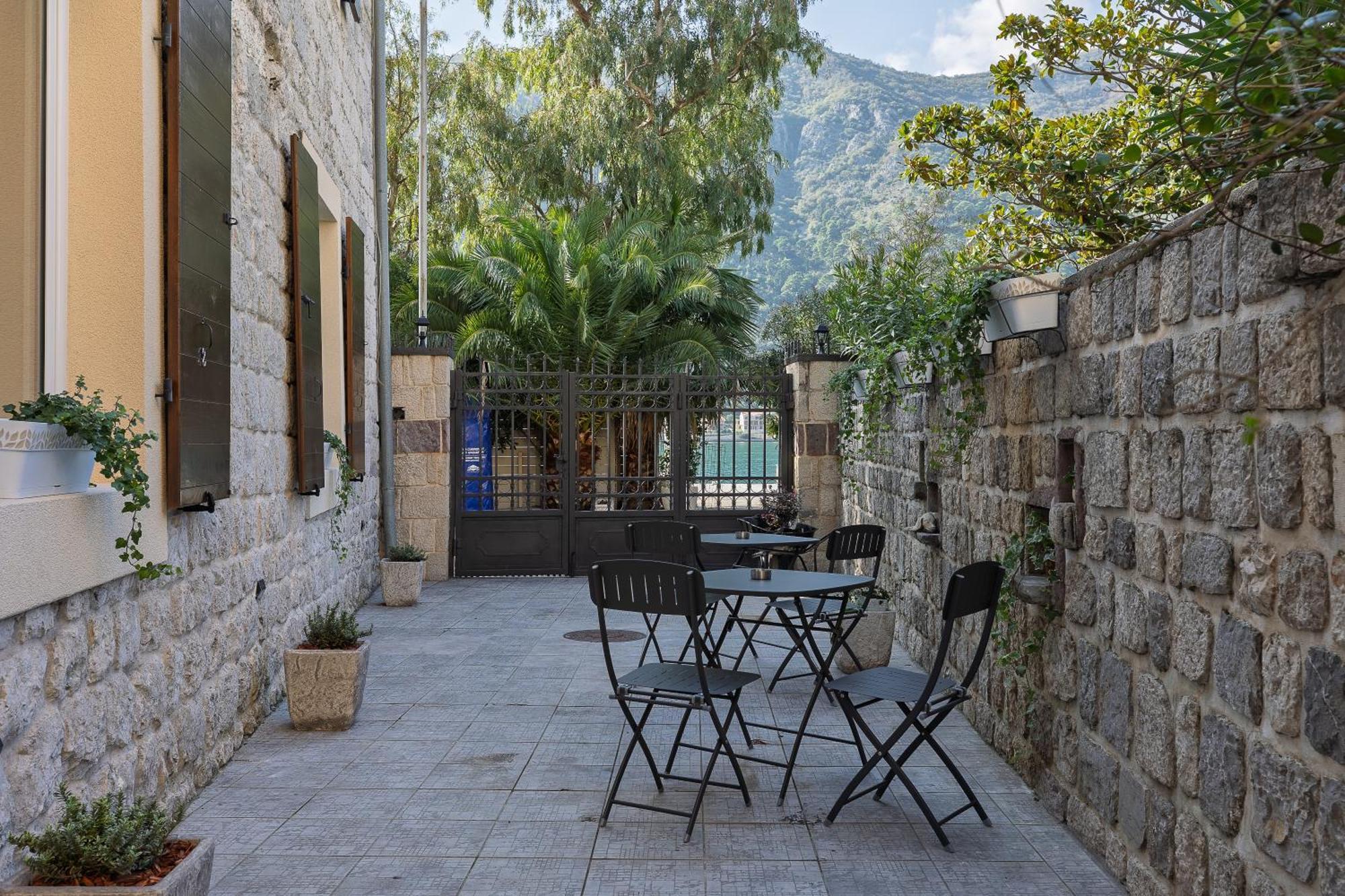 Verdi Kotor Exteriér fotografie